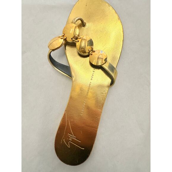 Giuseppe Zanotti Disc-Detailed Flat Thong Sandals Gold Metallic Leather Size‎ 39 - Picture 2 of 4